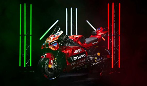 Ducati показала мотоциклы для нового сезона MotoGP, а также представила заводскую команду для Мотокросса