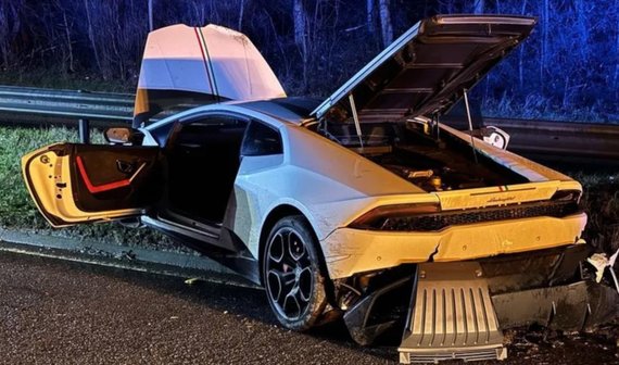 В Англии при попытке скрыться от полиции разбили Lamborghini за $ 317 тыс.