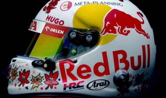 Юки Цунода  и Фернандо Алонсо показали раскраску  шлемов для Гран-При Японии